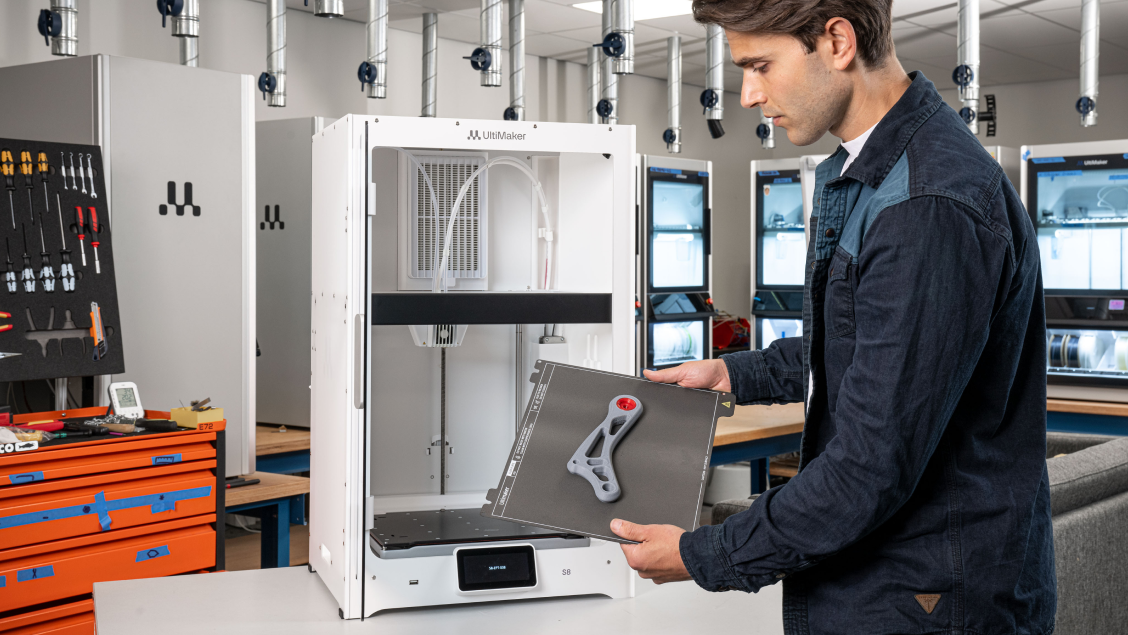 UltiMaker_S8-Pro Bundle-3-4-view-Launch